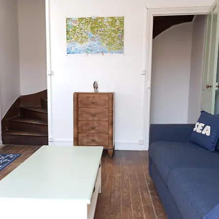 Сasa de vacaciones Le Cocon De Renee, Maison Atypique En Close De Concarneau